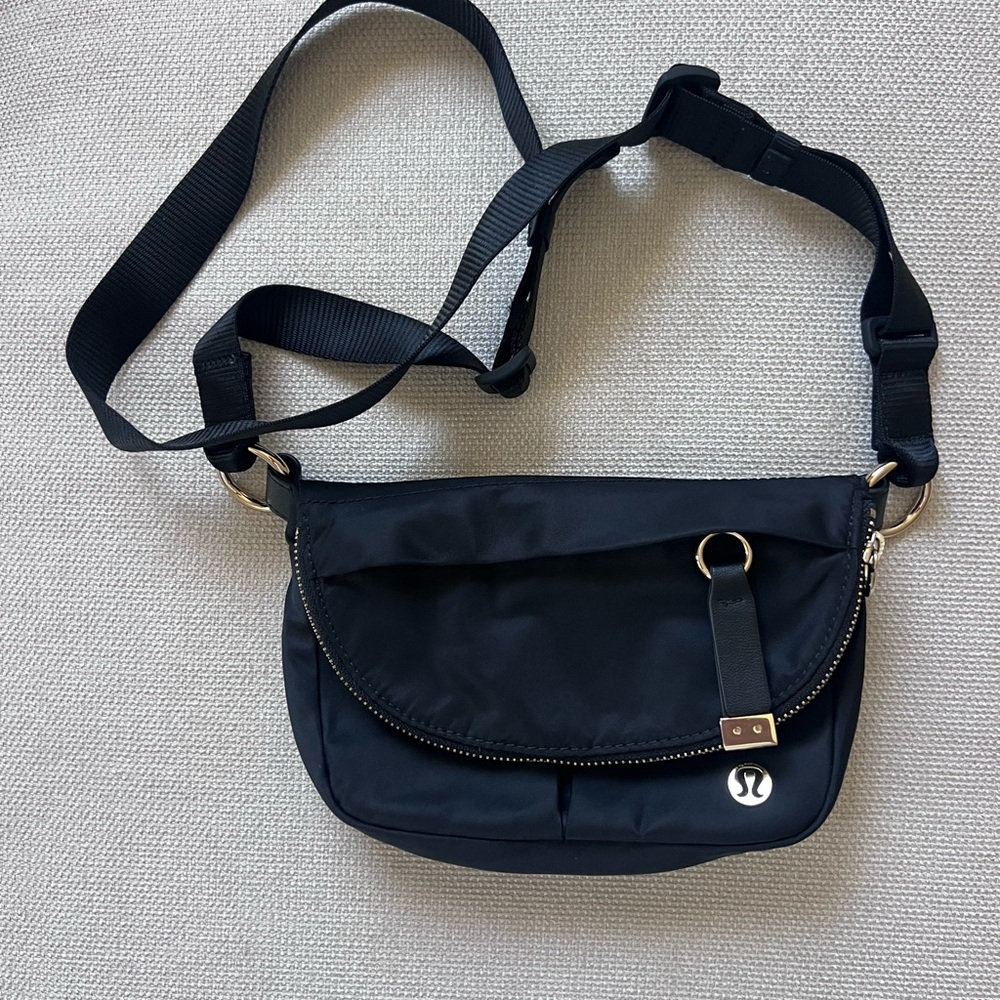 lululemon athletica All Night Festival Bag Micro 1.5L